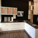 min_cocina exposicion blanca